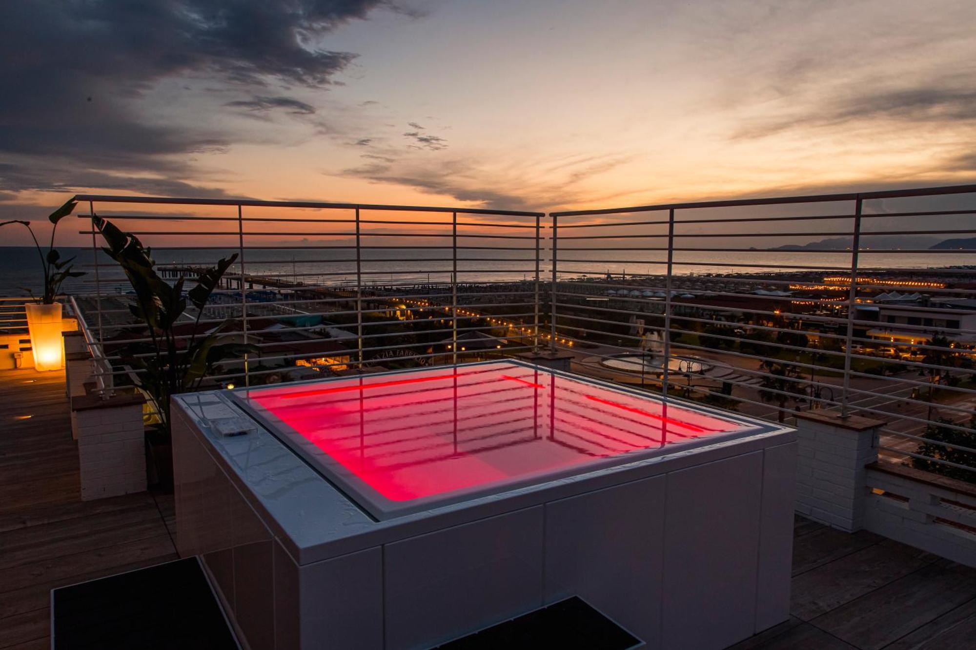 Esplanade Hotel 3*