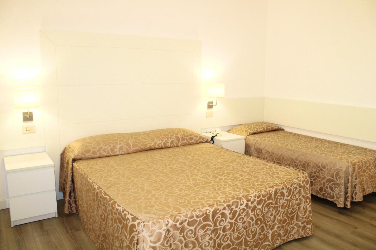 Esplanade Hotel 3*