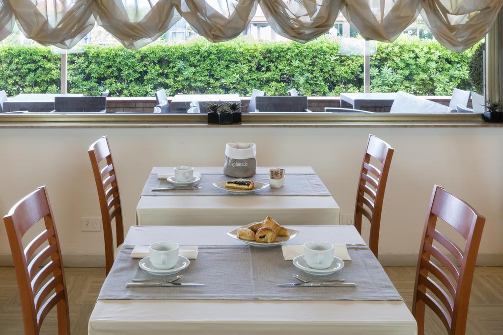 Hotel Esplanade 3*
